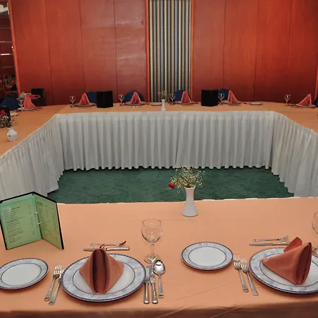 Oezkaymak Marina - Ultra Inklusive 凯梅尔